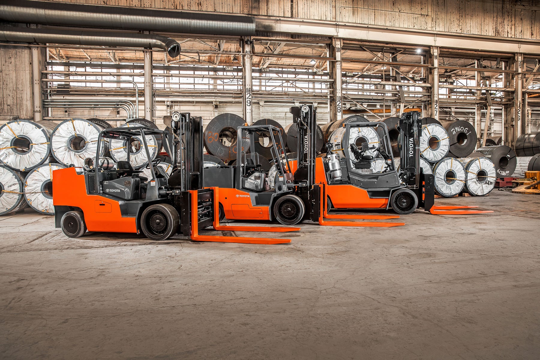 Should You Choose Electric or Gas Forklifts?