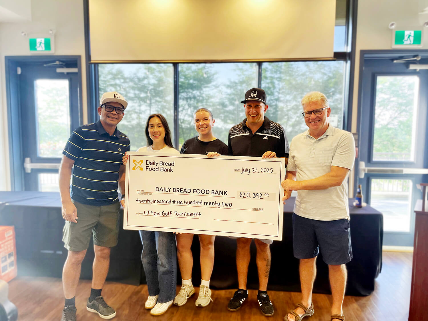 Le 3e tournoi de golf annuel de Liftow amasse plus de 20 000 $ pour le Daily Bread Food Bank!